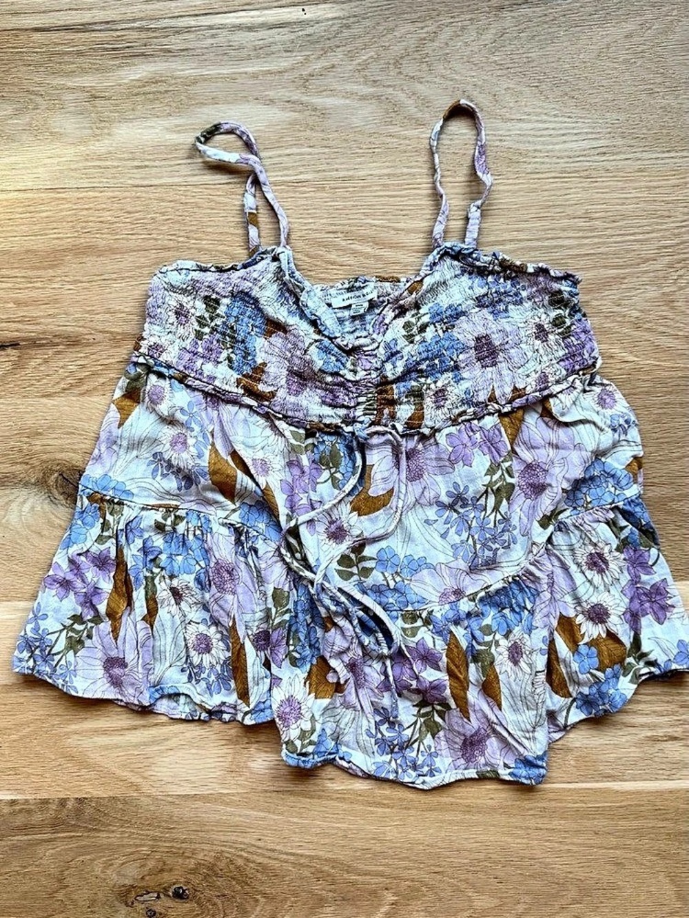 American Eagle Floral Ruffle Camisole in Purple & Blue Size M Like New